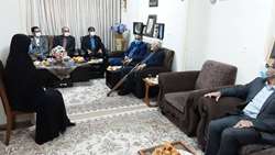 دیدار عیدانه رئیس دانشگاه علوم پزشکی استان سمنان با جمعی از خانواده شهدا و ایثارگران